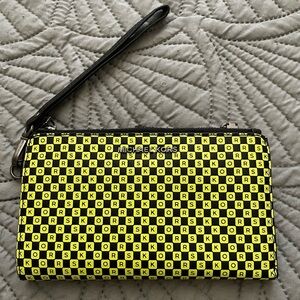 Michael Kors wristlet/wallet